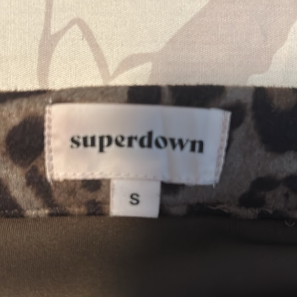 Superdown brand trending leopard Print Skirt - Picture 4 of 6